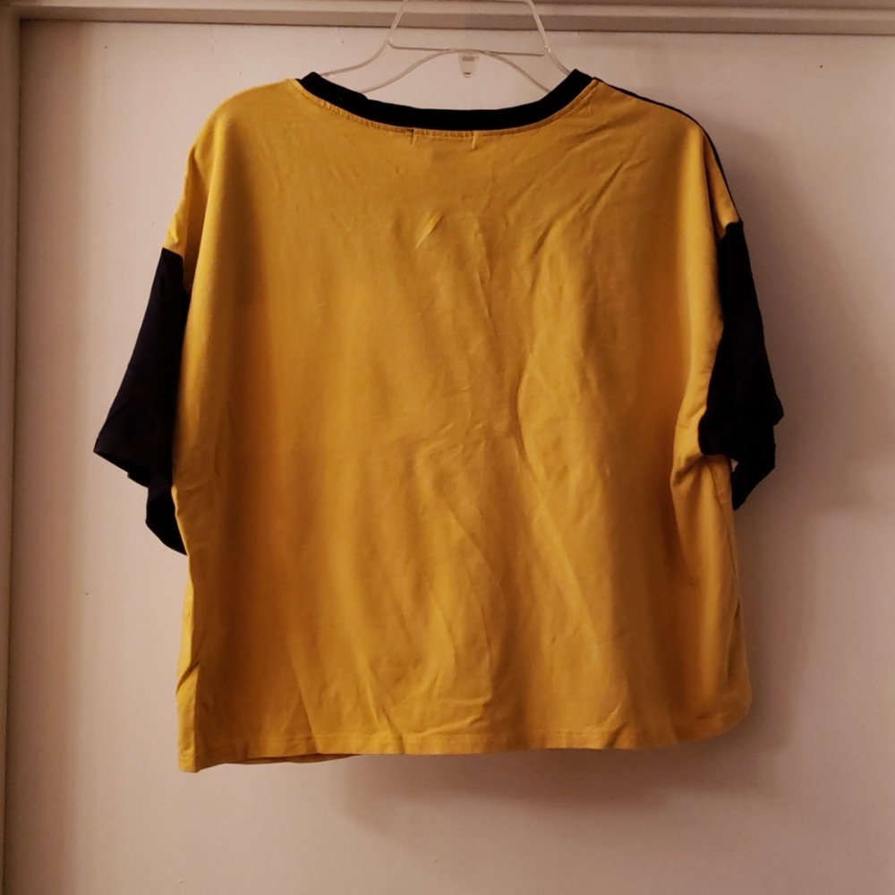 Crop top - Picture 2 of 3